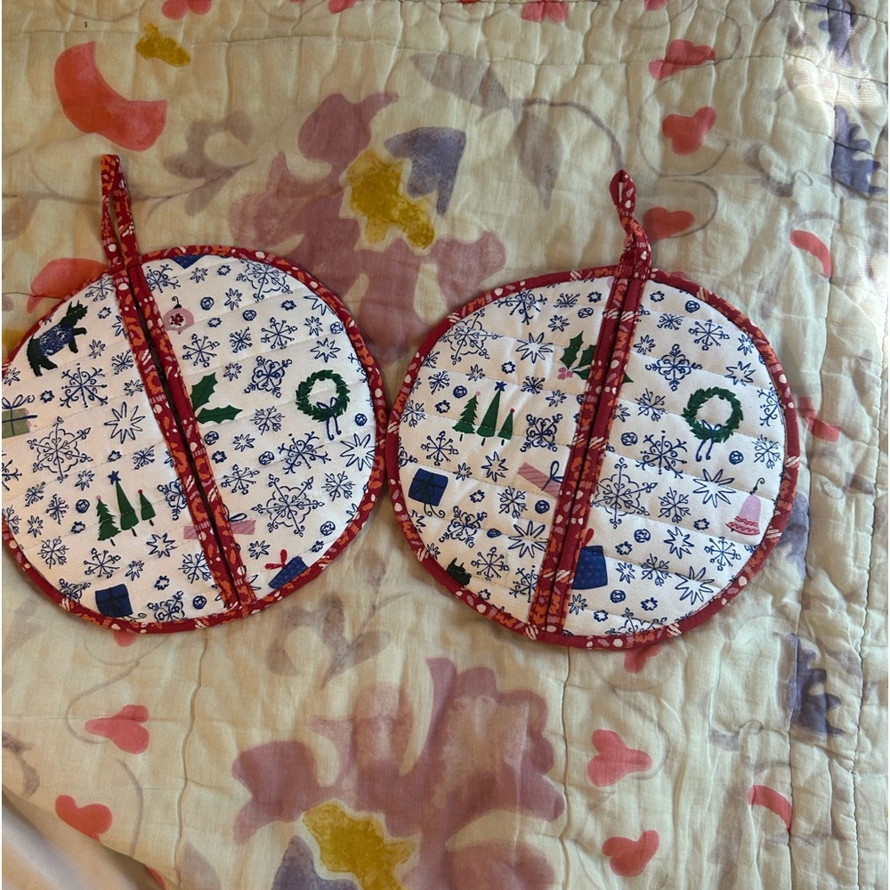 NWOT Anthropologie Christmas Oven Mitts